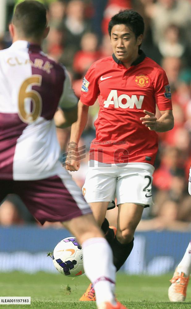 Man U's Kagawa in action against Aston Villa