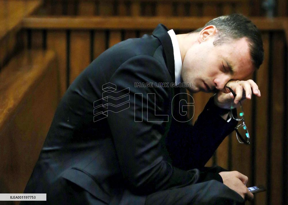 Pistorius looks exhausted during murder trial