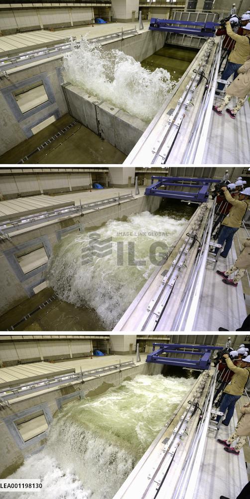 Test facility simulates how tsunami travels
