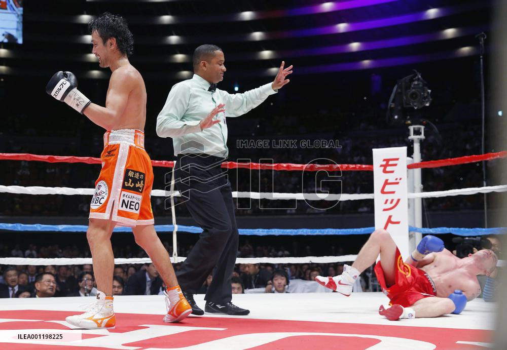 Japan's Yamanaka defends WBC Bantam belt by TKO