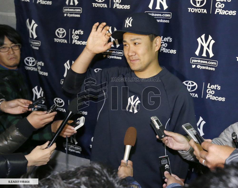 Yankee Tanaka receives 2013 Japan Series ring