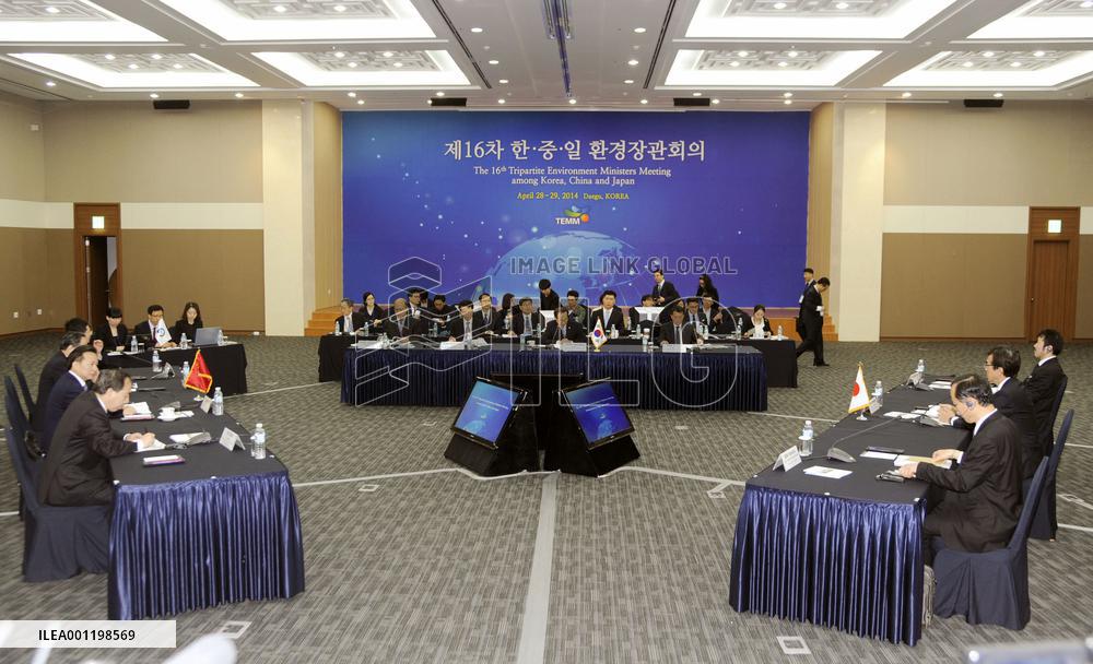 Trilateral environment meeting