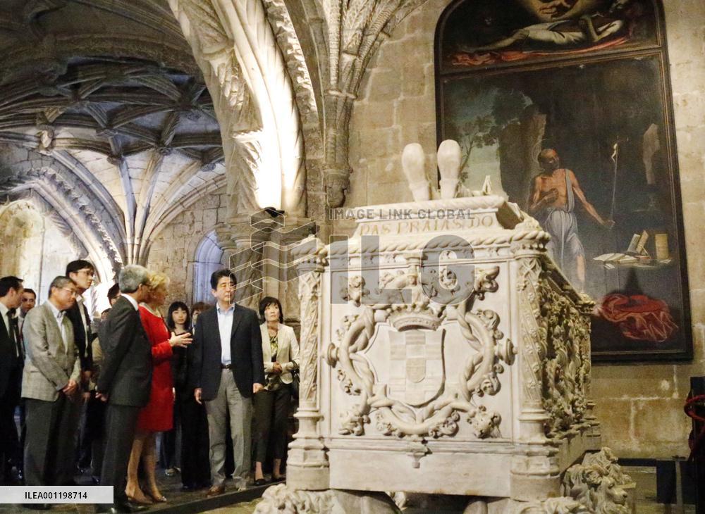 Japanese Prime Minister Abe in Portugal