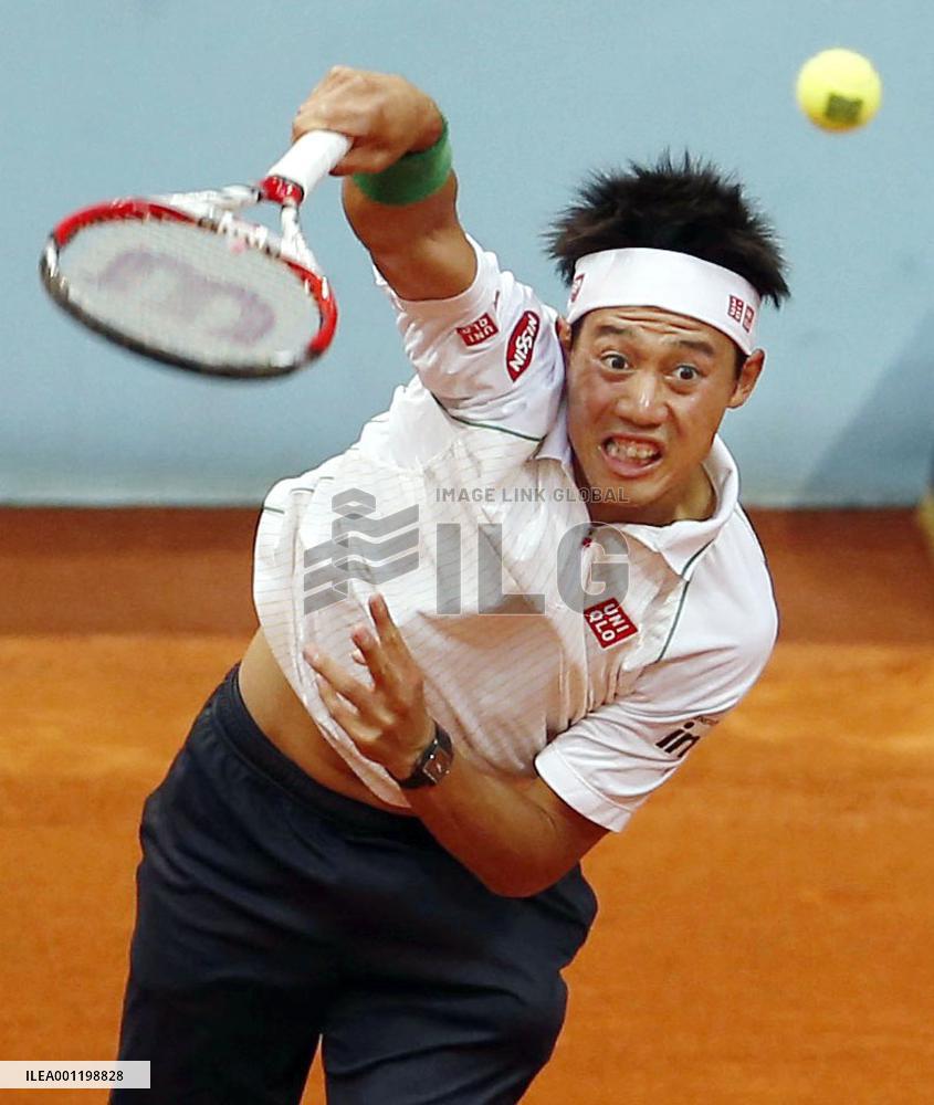 Japan's Nishikori cruises into 3rd round of Madrid Open