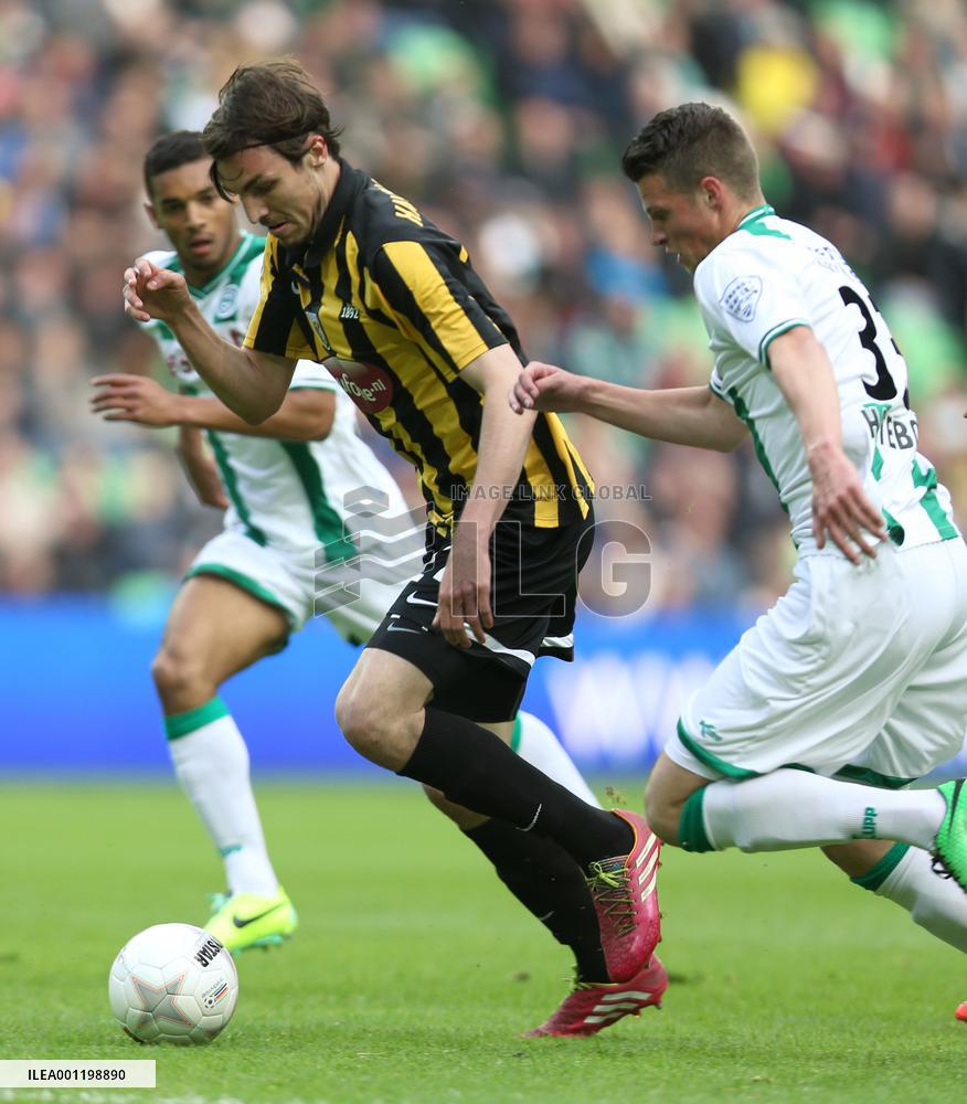 Vitesse's Havenaar in action against Groningen