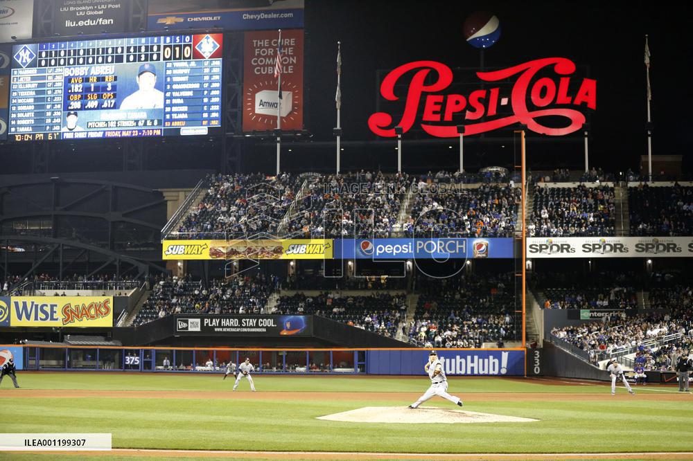 Tanaka gets 1st major league shutout