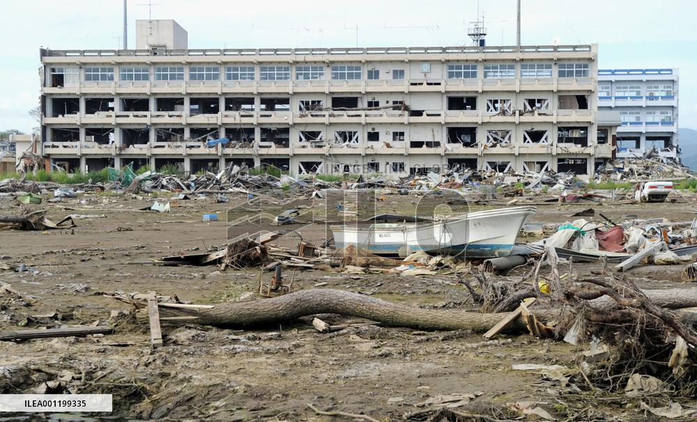 Tsunami-hit high school bld. likely to be preserved