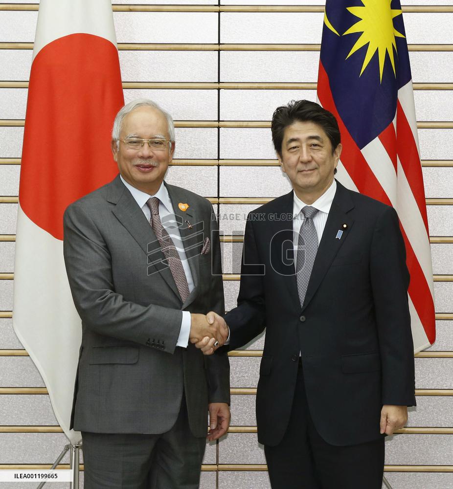 Japanese, Malaysian prime ministers