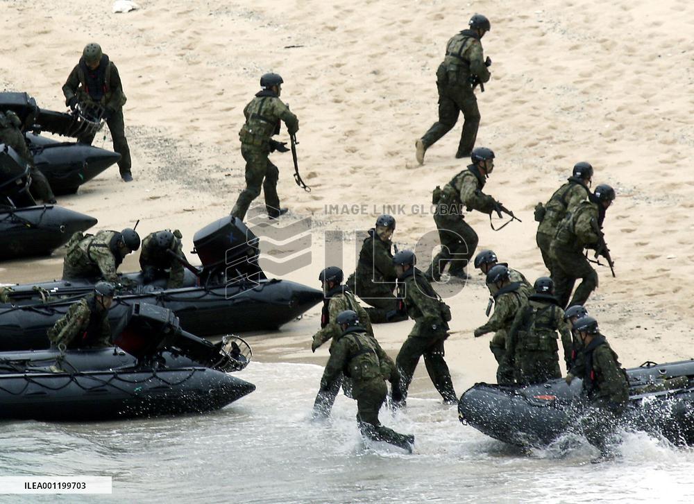 GSDF conducts drill to retake occupied islet