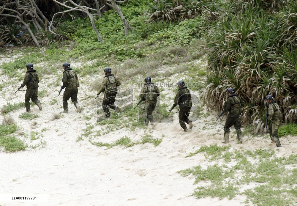 GSDF conducts drill to retake occupied islet