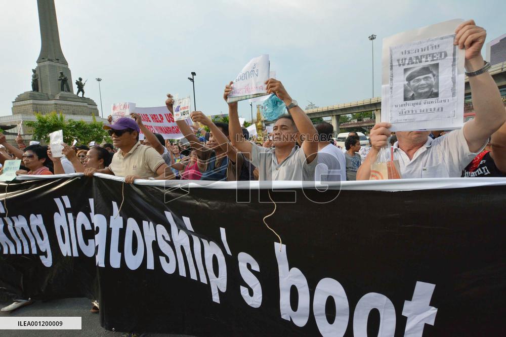 Thai coup protesters