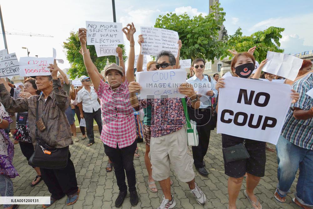 Thaksin supporters protest military coup in Thailand