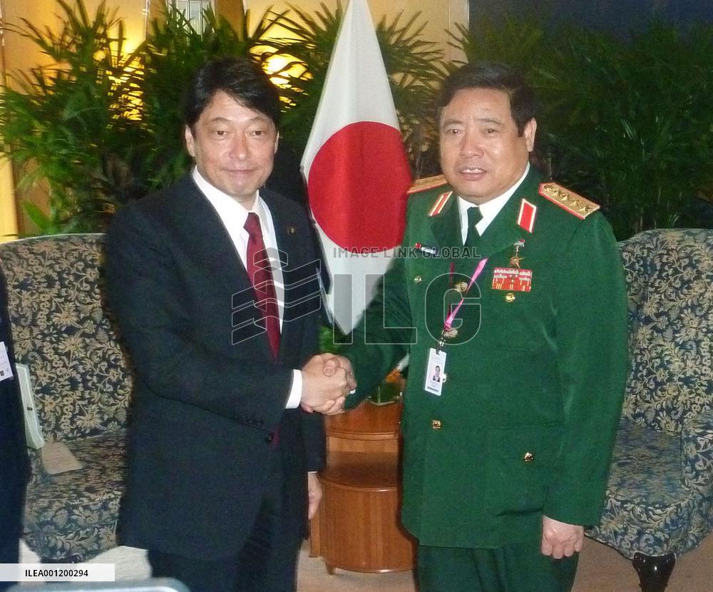 Japanese, Vietnamese defense ministers