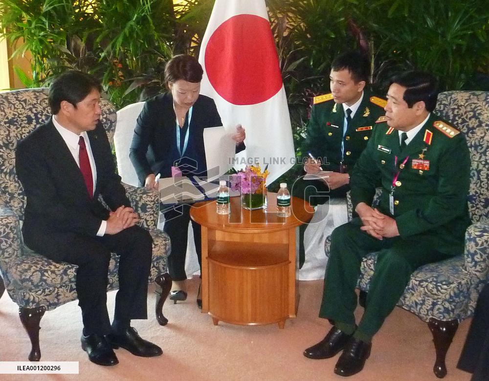 Japanese, Vietnamese defense ministers