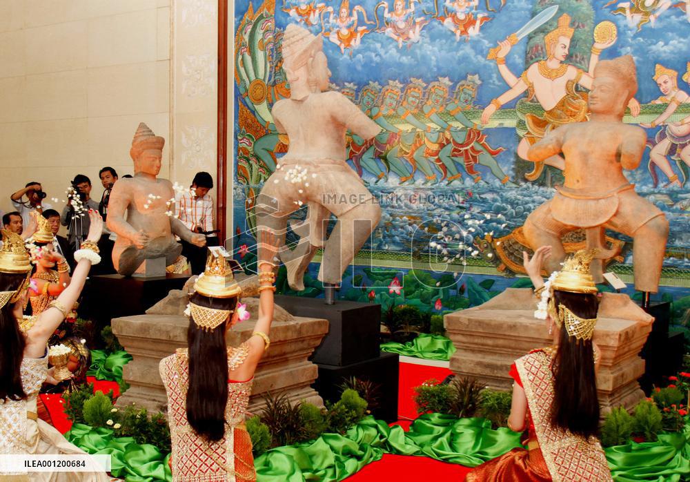 Return of stolen statues in Cambodia
