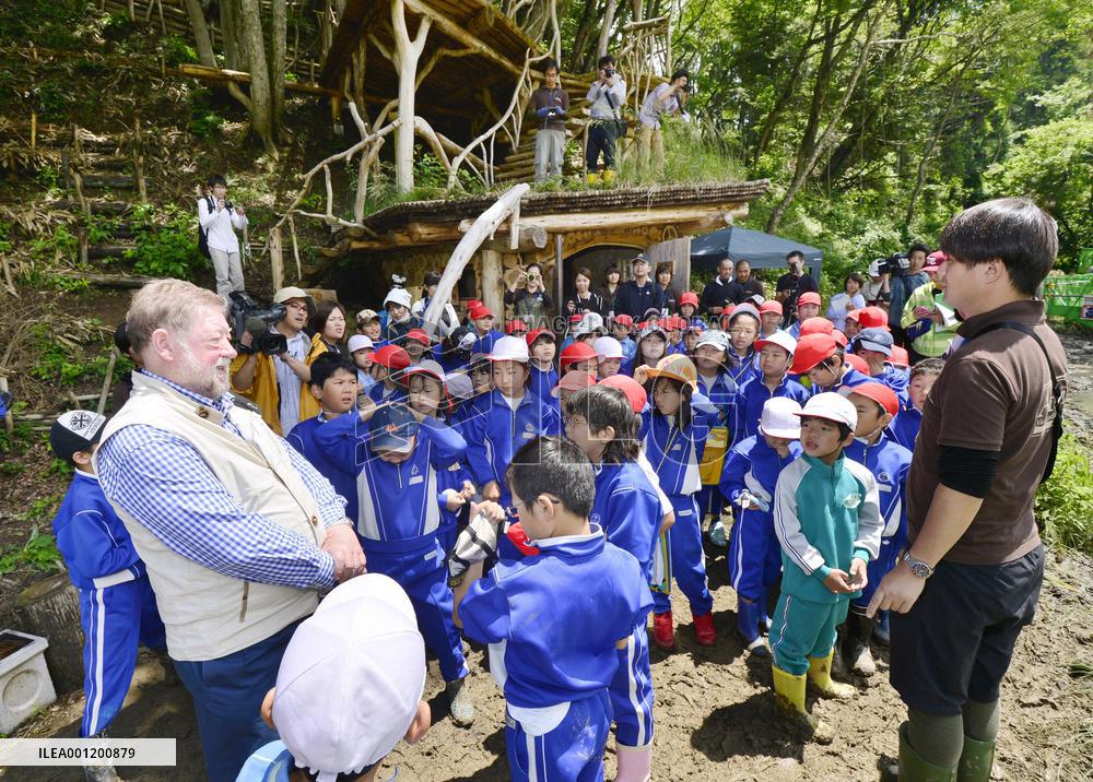 Naturalist Nicol encourages children to enjoy outdoors