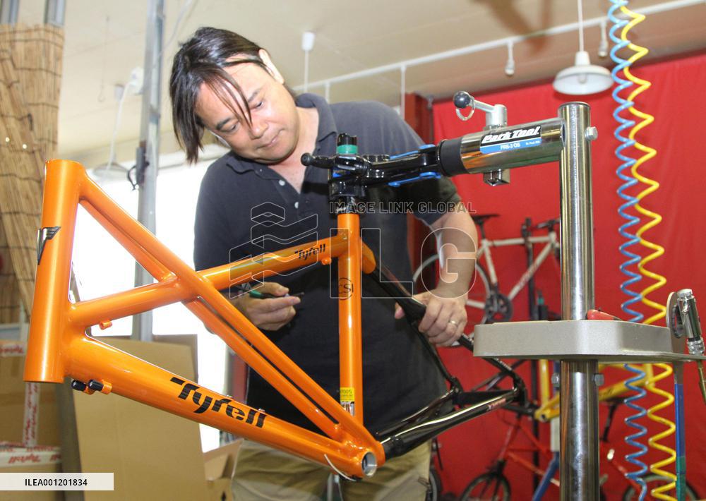 Hirose makes Tyrell bicycle