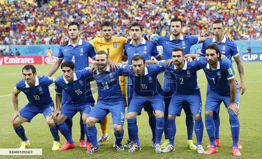 Costa Rica edge Greece on penalties