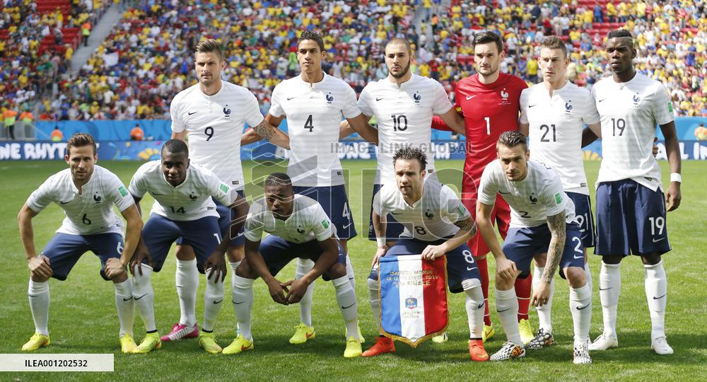 France beat Nigeria 2-0