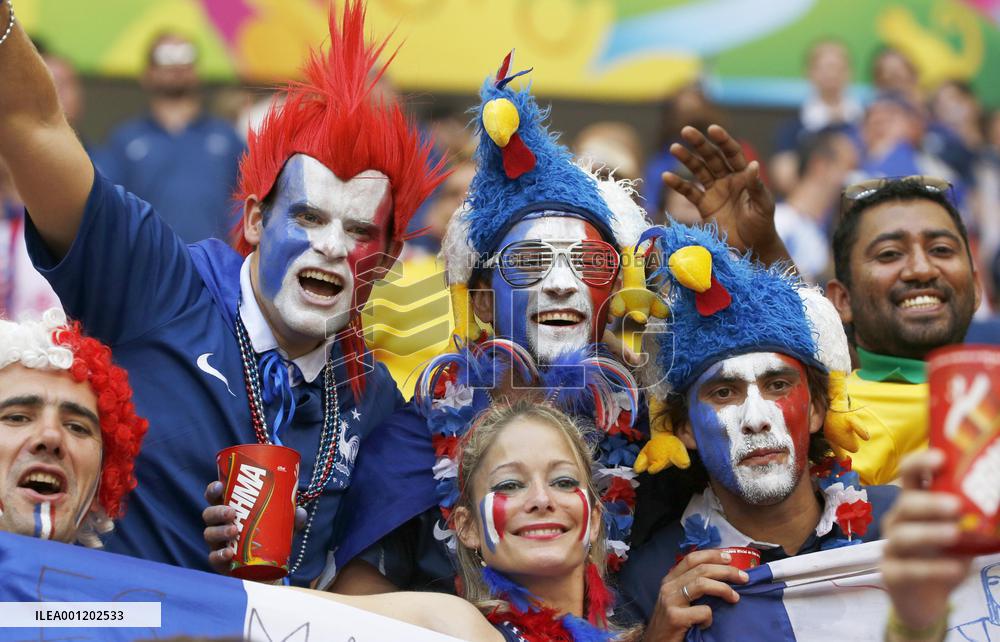 France beat Nigeria 2-0