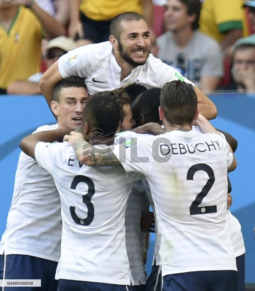 France beat Nigeria 2-0