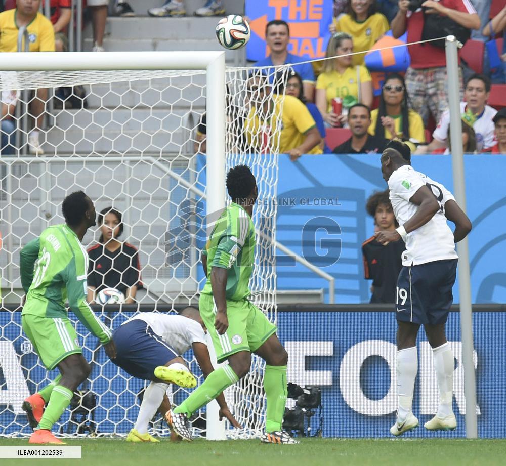 France beat Nigeria 2-0
