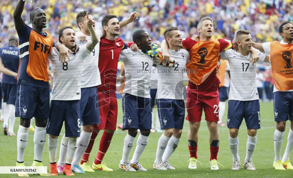 France beat Nigeria 2-0