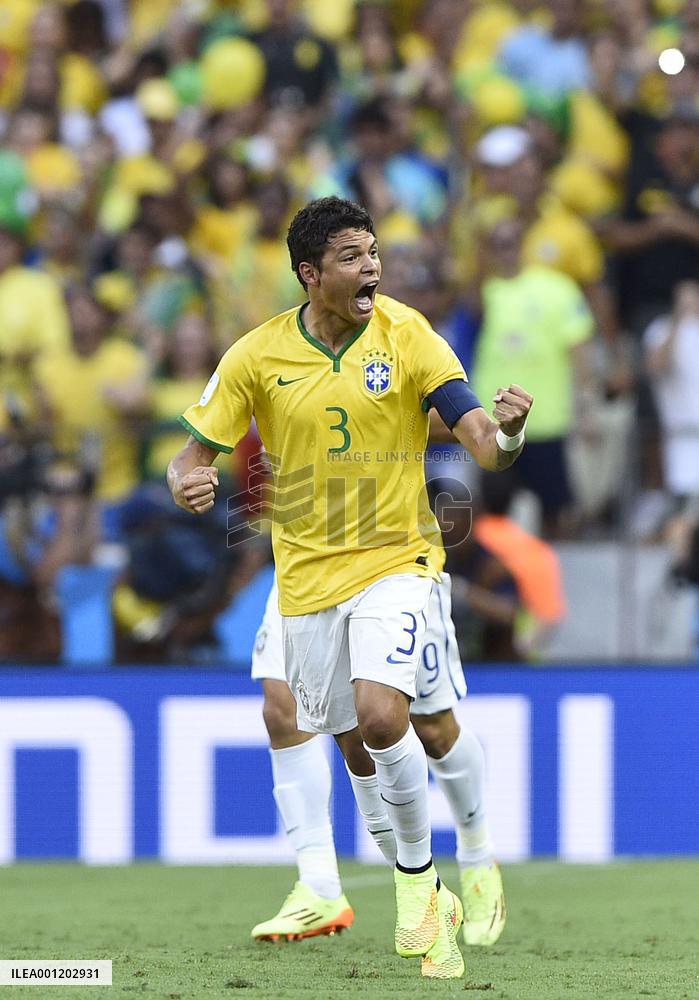 Brazil beat Colombia 2-1 in World Cup quarterfinal match