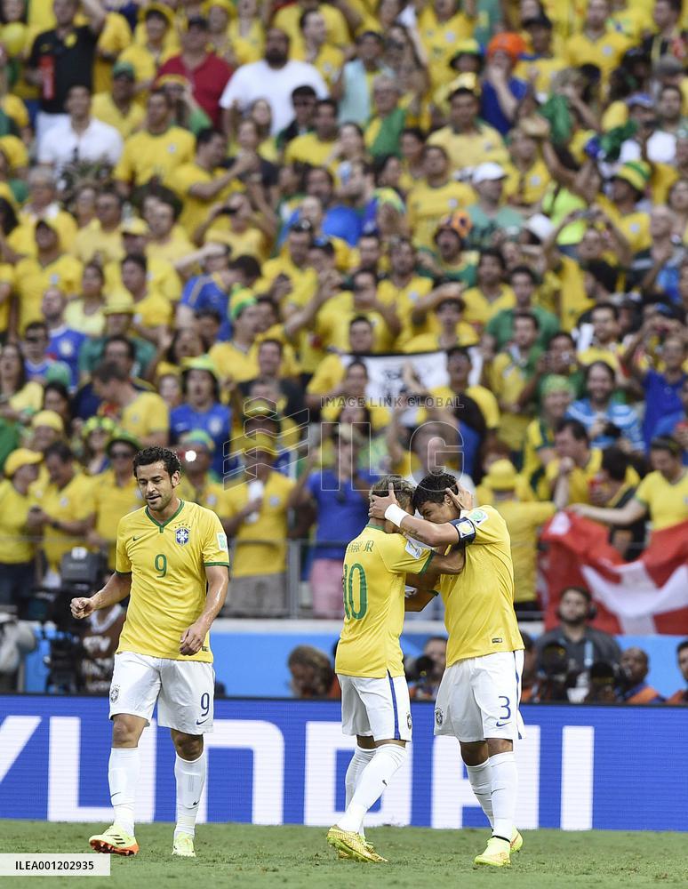 Brazil beat Colombia 2-1 in World Cup quarterfinal match