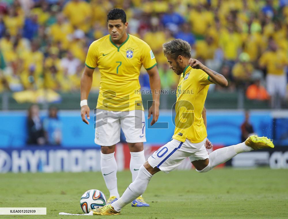 Brazil beat Colombia 2-1 in World Cup quarterfinal match