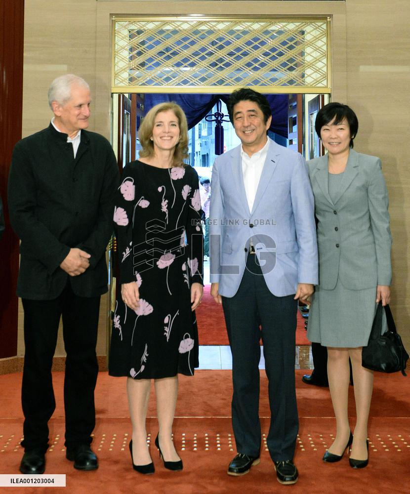 PM Abe, U.S. envoy Kennedy at Kabukiza