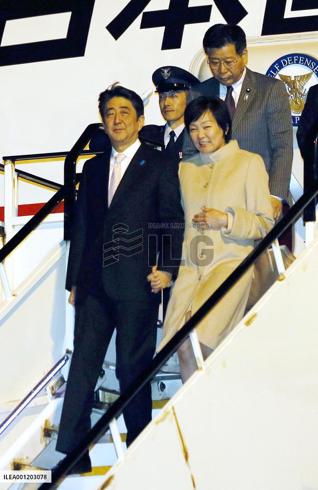 Abe arrives in New Zealand on 1st leg of 3-nation Oceania tour