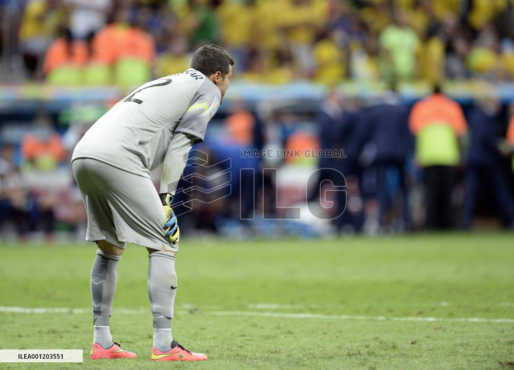 Netherlands down Brazil 3-0 to take 3rd place