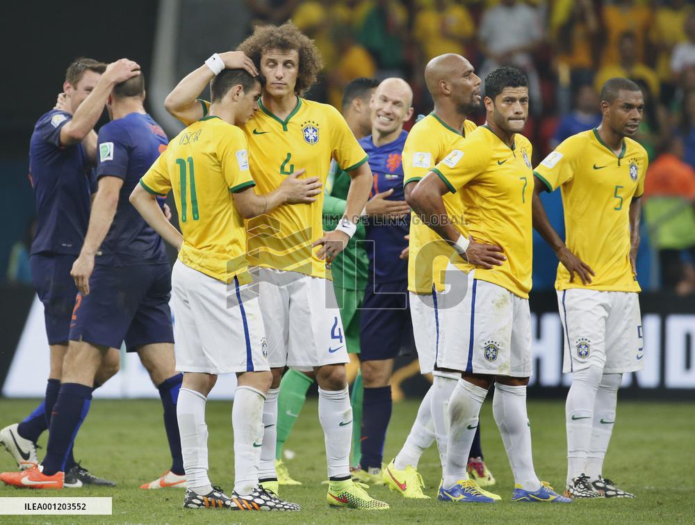 Netherlands down Brazil 3-0 to take 3rd place
