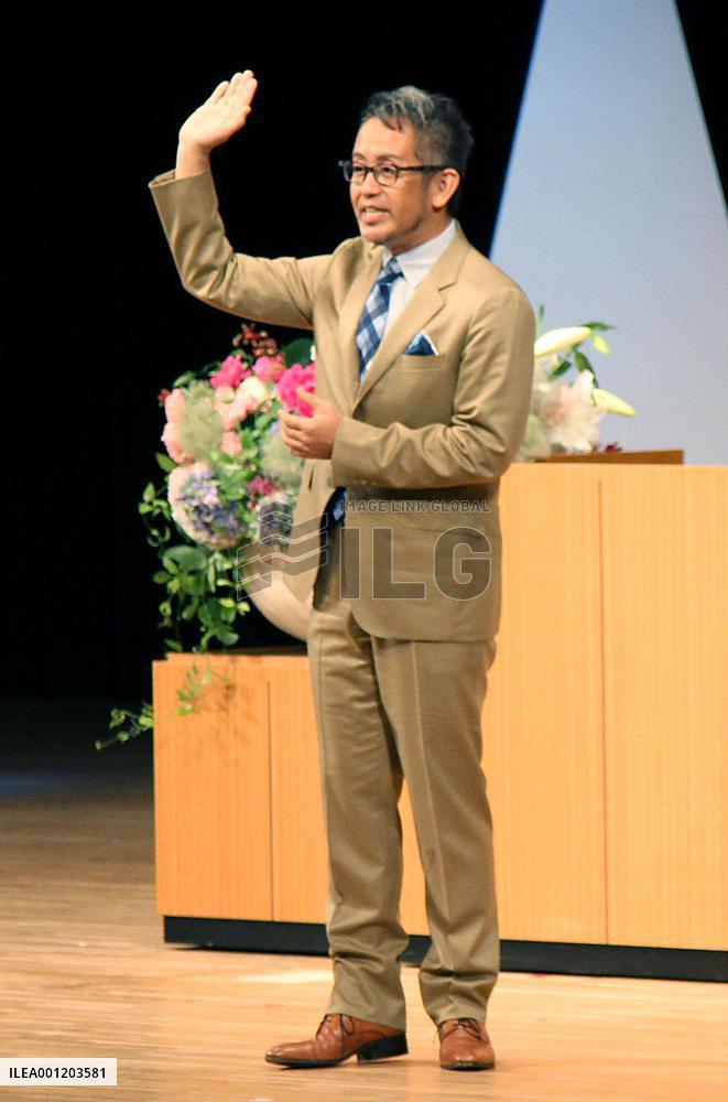 Stage director Miyamoto urges protection of inland sea
