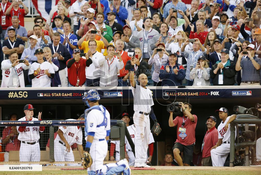 Retiring N.Y. Yankees captain Jeter at All-Star Game