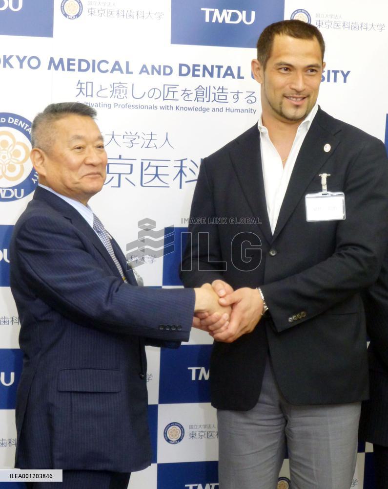 Hammer thrower Murofushi assumes professorship of science