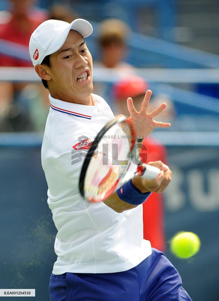 Nishikori hits return shot in 2nd round of Citi Open