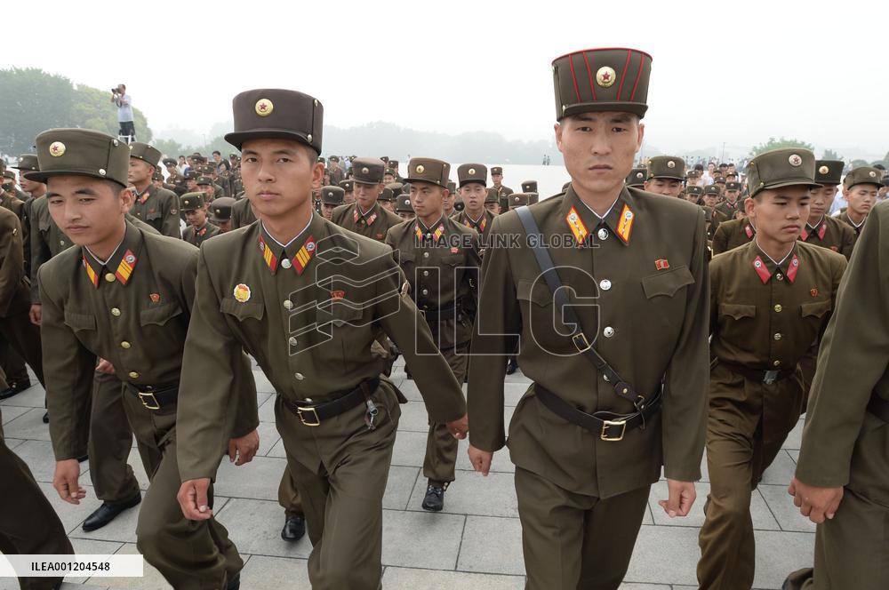 North Korean soldiers on Mansu Hill
