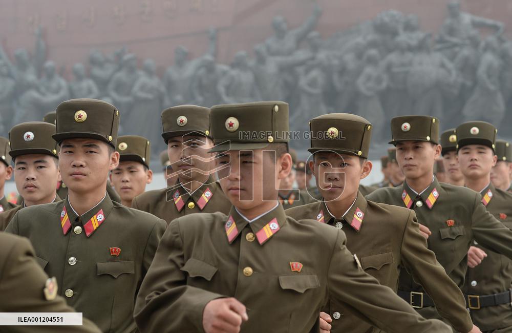 North Korean soldiers on Mansu Hill