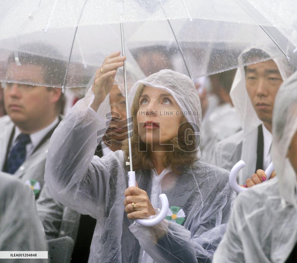 U.S. envoy Kennedy attends Hiroshima A-bomb ceremony
