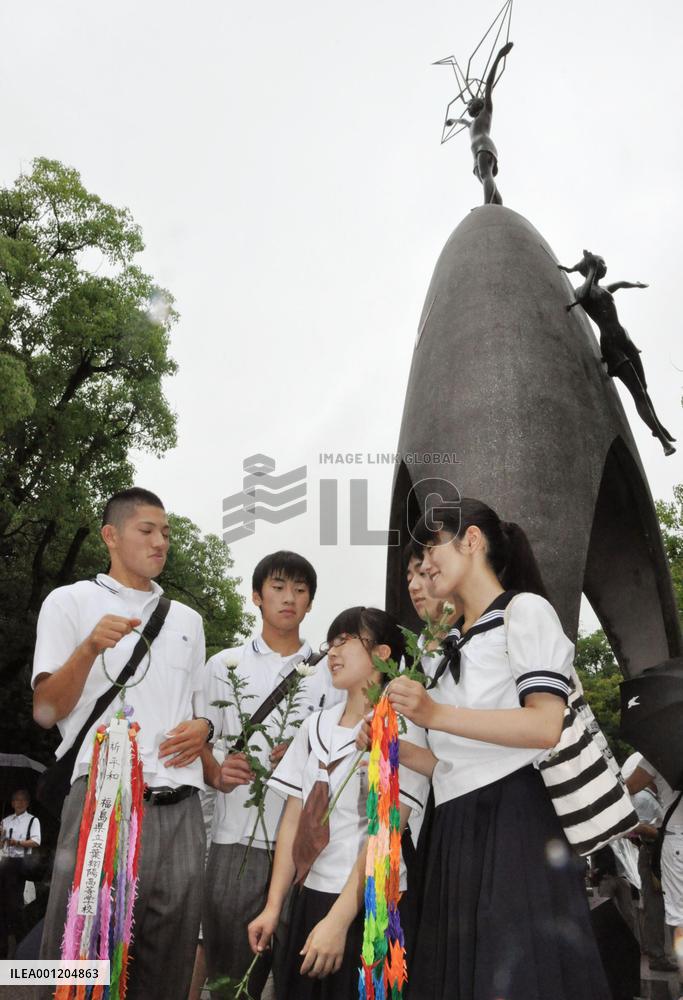 Fukushima students see Hiroshima A-bomb ceremony