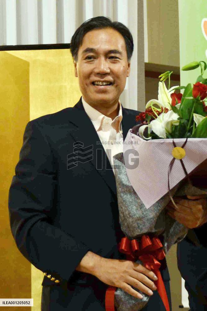 Nagano Gov. Abe re-elected