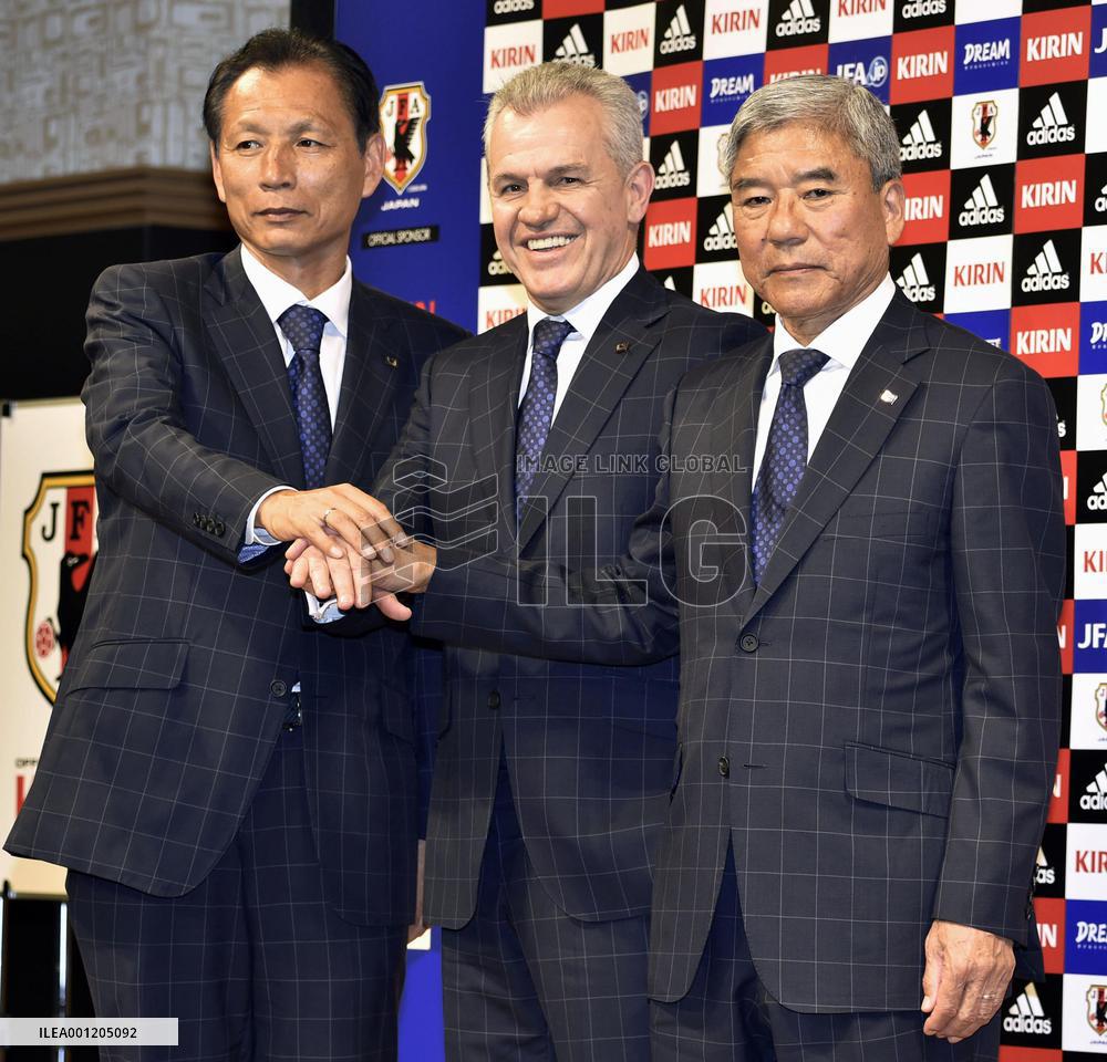 New Japan national soccer coach Aguirre meets press