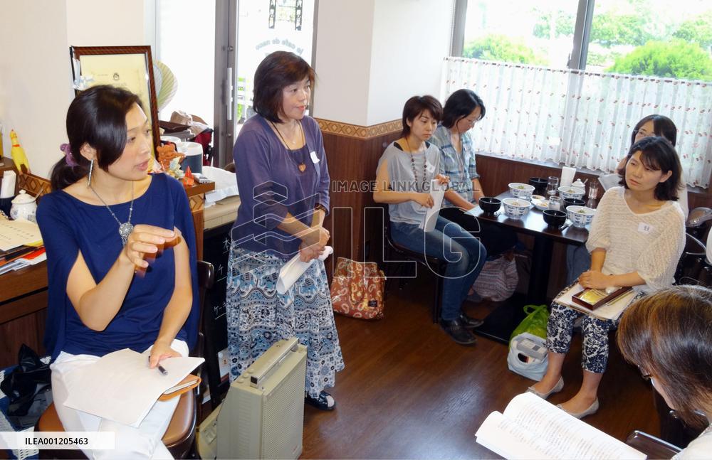 Female lawyer continues 'Constitution Cafe' program