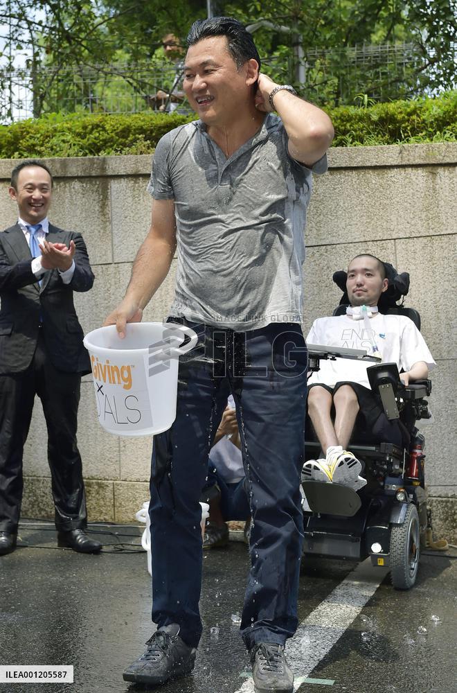 Rakuten CEO joins 'Ice Bucket Challenge' in Tokyo