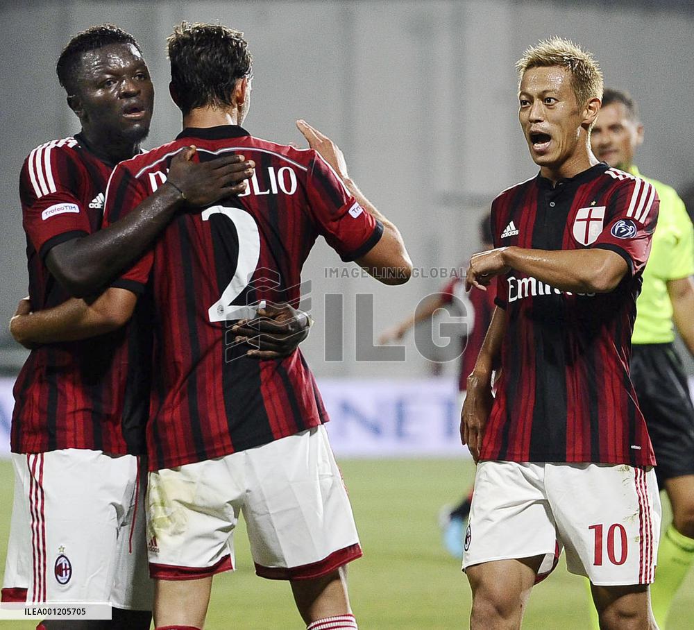Honda celebrates goal against Juventus