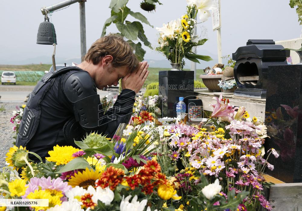 British fundraiser reaches tsunami-hit Japan school