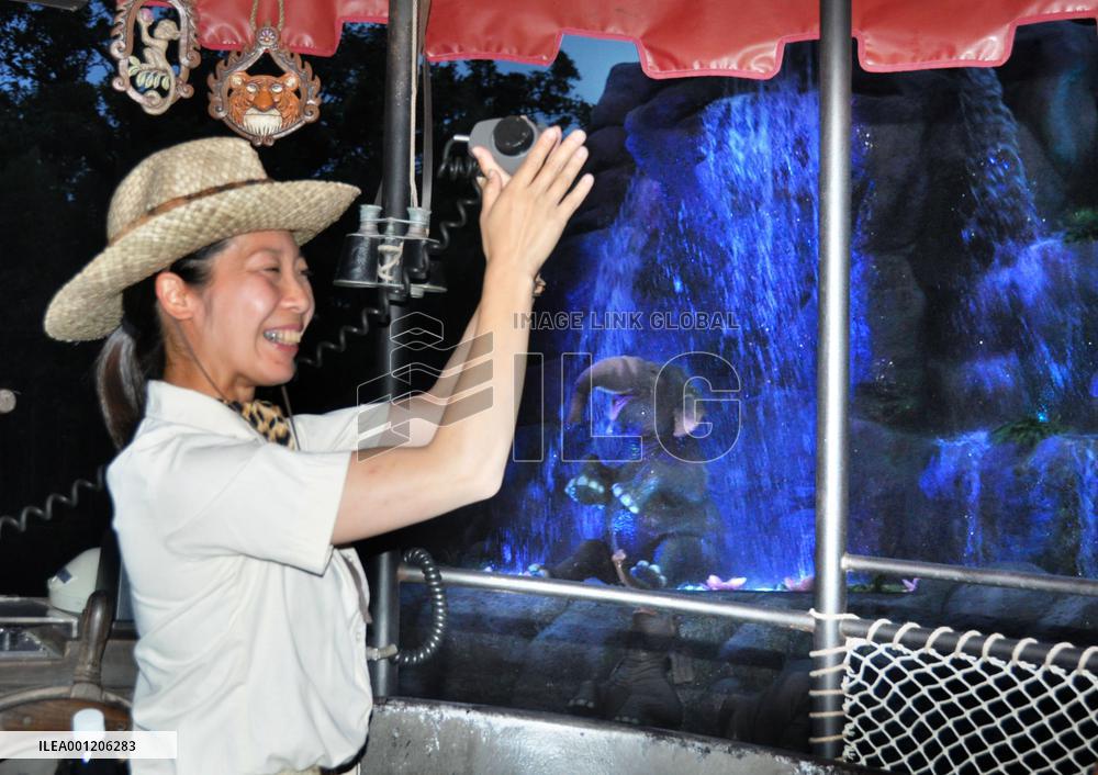 'Elephants' bask in water in revamped 'Jungle Cruise'