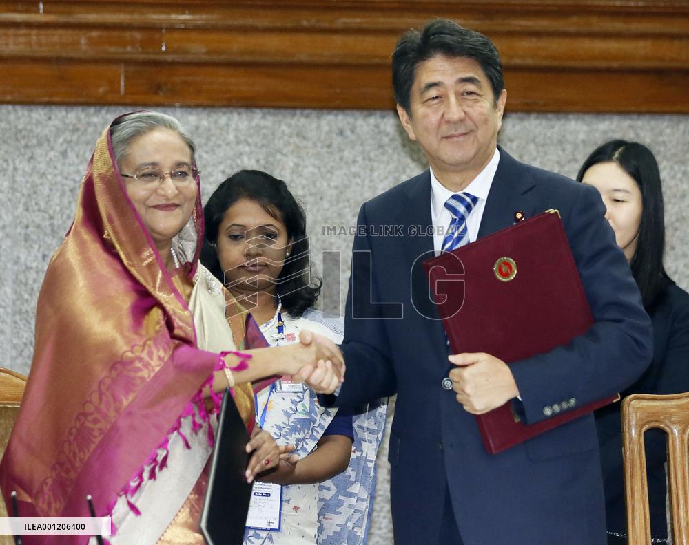 Abe in Bangladesh